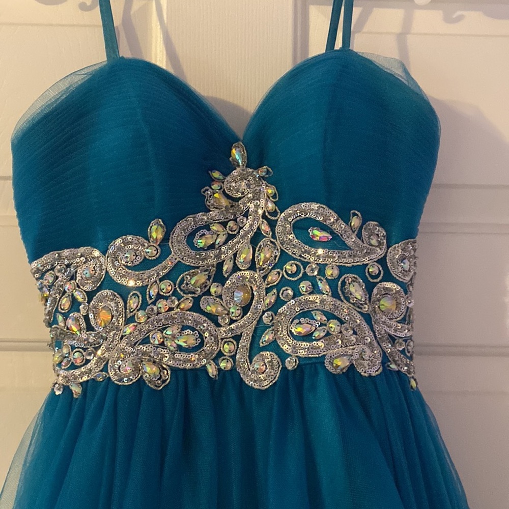 Dress - Picture 3 of 5